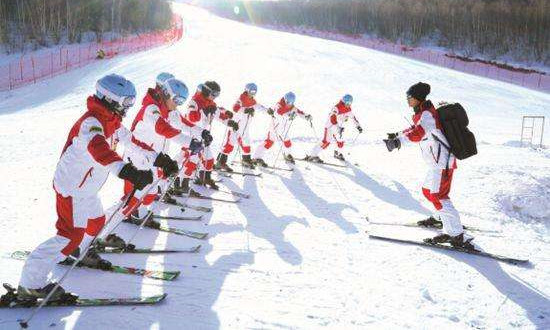 中国冰雪人5年时间正稳扎稳打 朝着冬奥会前进