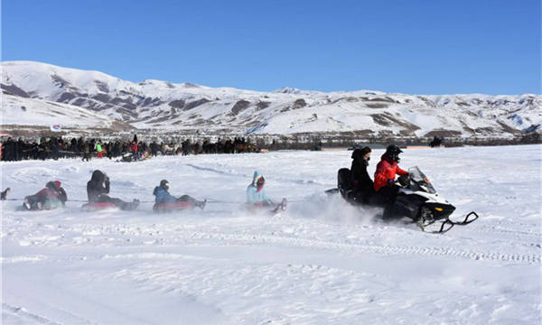  吉林打造世界冰雪旅游目的地：白金产业迎全新发展机遇