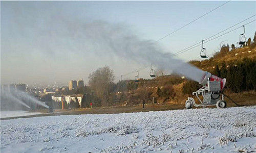 造雪机的造雪条件