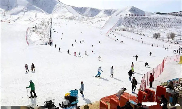 长城岭滑雪场开放时间是什么时候？