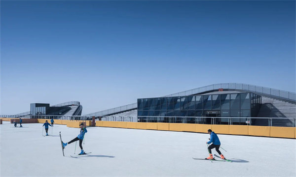 从哈尔滨市去哈尔滨亚布力滑雪场怎么走？有哪些交通方式？